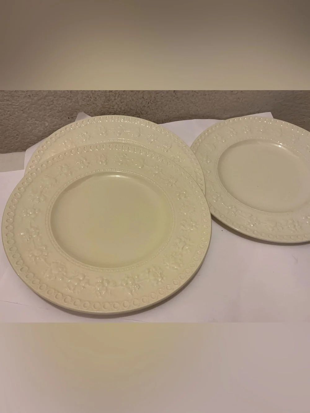 Wedgwood Cream Embossed Floral Dinner Plates - Set of 3 G26